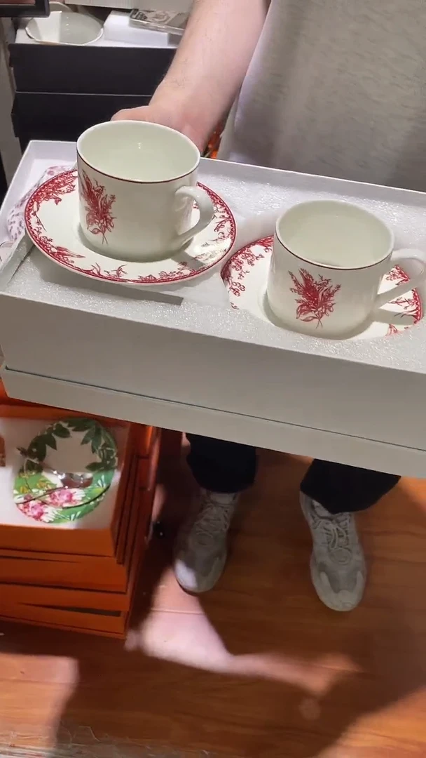 杯鸿辉家品牌瓷器，京东包邮！