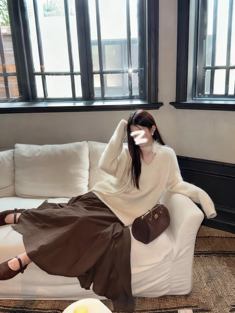 韩系爆款时尚洋气套装冬季高质量长袖毛衣咖色半身裙显气质两件套