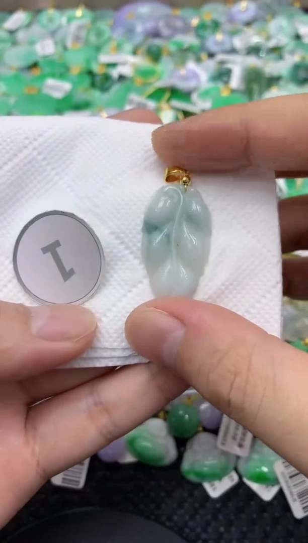 颈饰未镶嵌翡翠天然缅甸翡翠A货