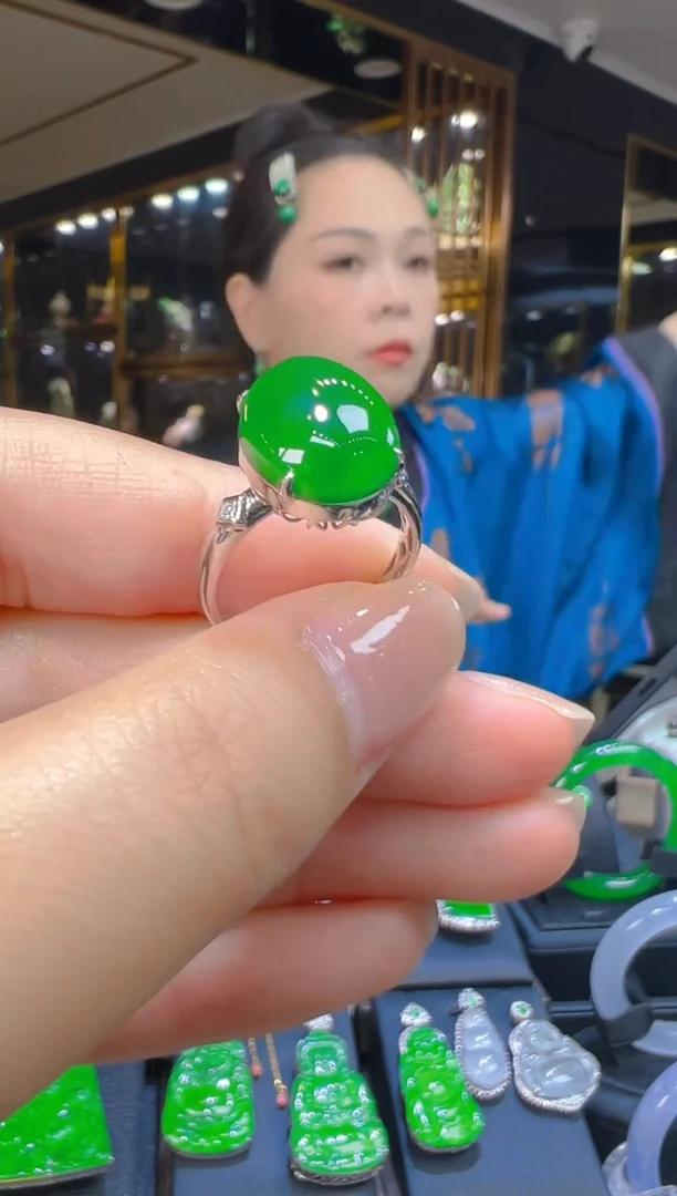 18K金镶嵌戒指翡翠034