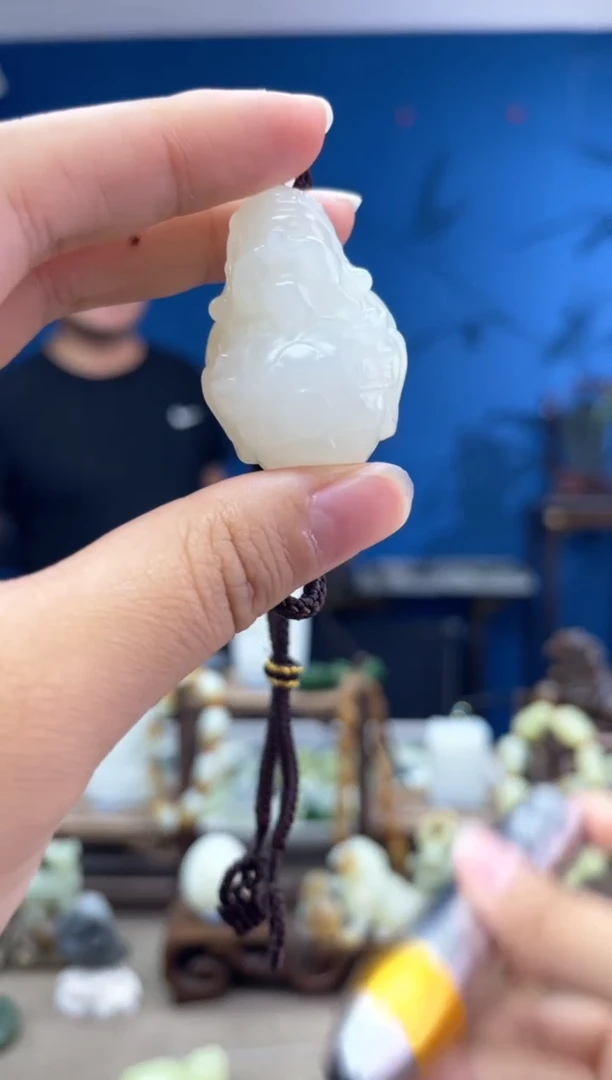 和田玉未镶嵌颈饰1