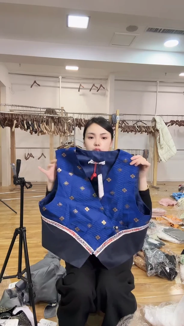 马甲  150斤以里