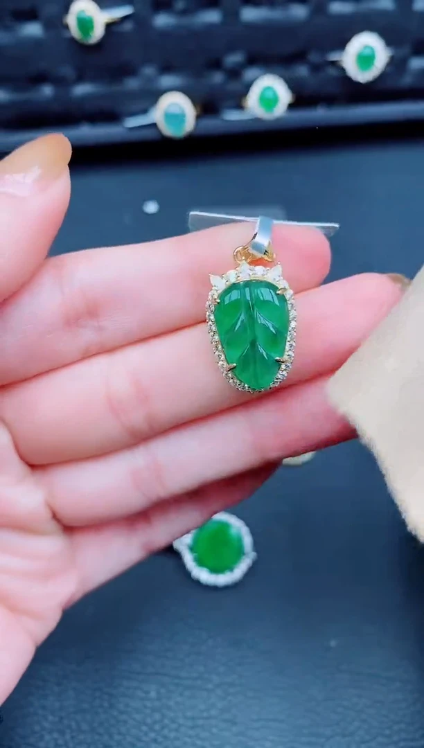 【闪购商品】翡翠颈饰银S925镶嵌天然a货翡翠413