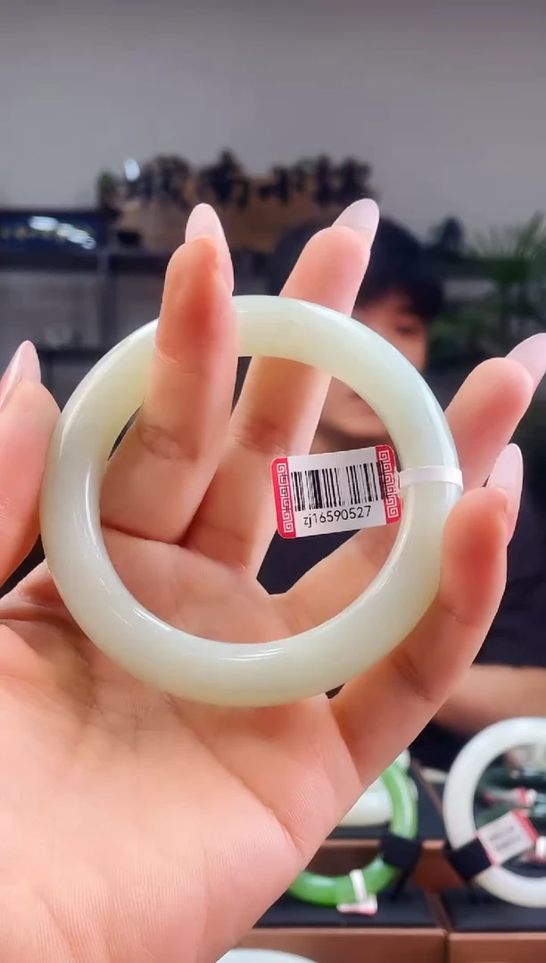 和田玉手镯未镶嵌59白玉16590527