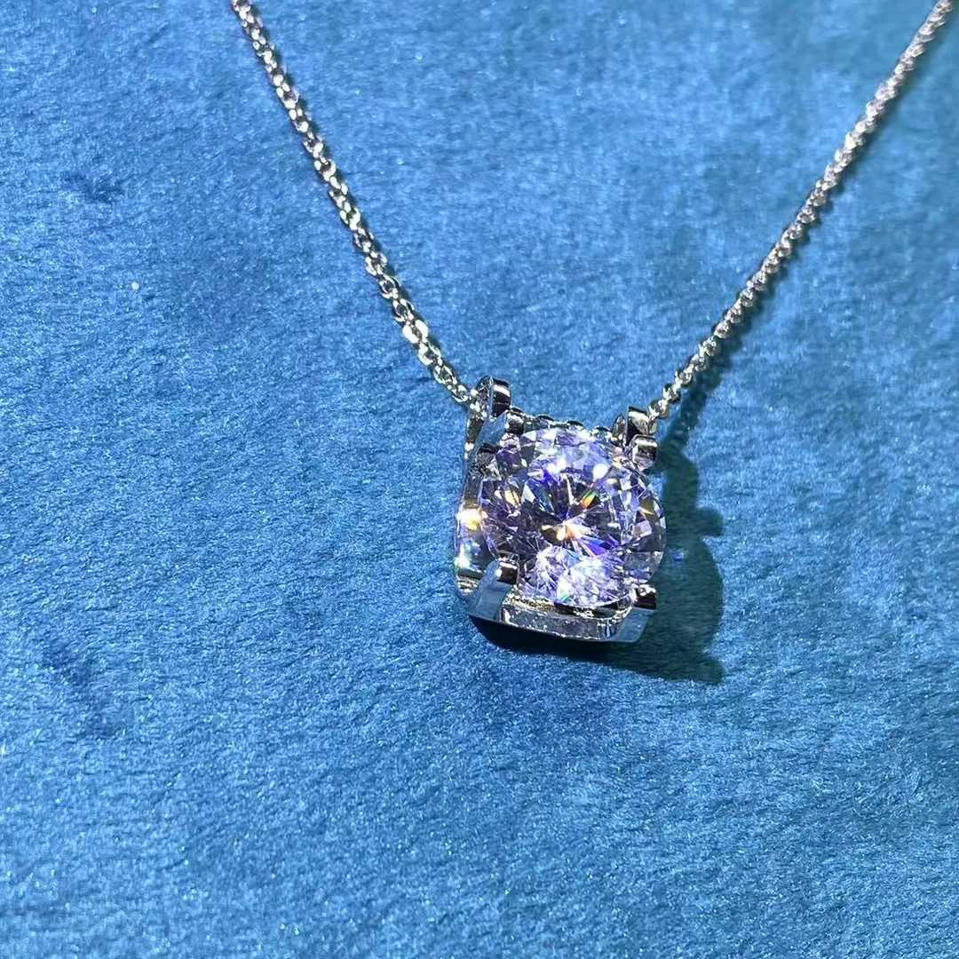 《千年甄选》中.缅C2-13白牛头款5CT吊坠