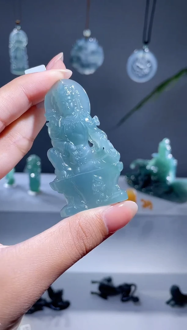翡翠未镶嵌颈饰观自在