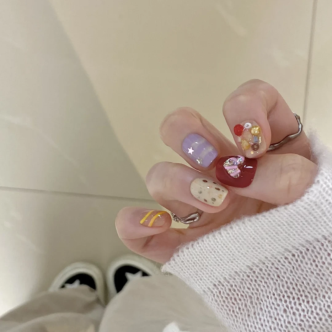 短款可爱多巴胺美甲小蛋糕少女温柔甜美氛围感穿戴甲奇异爱心搞怪