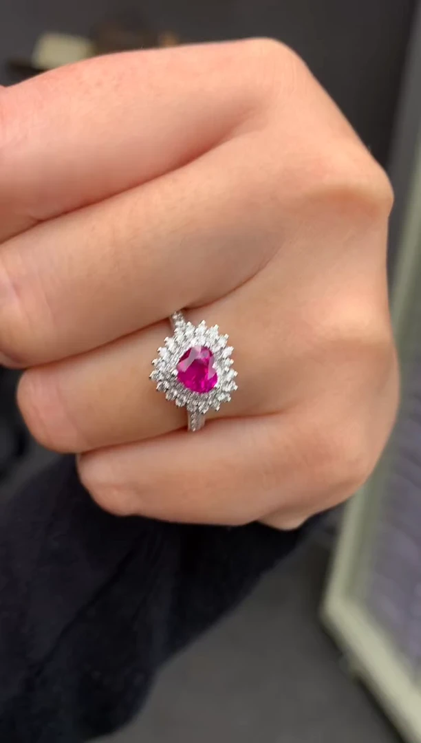 【闪购商品】红宝石戒指18K金镶嵌1.1ct红宝石