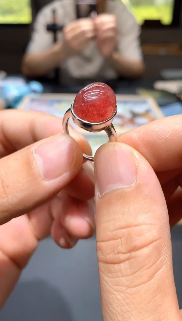 水晶手链未镶嵌草莓晶戒指