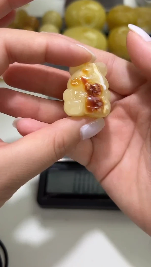 裸石琥珀未镶嵌琥珀蜜蜡吊坠