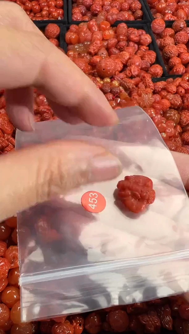 南红玛瑙未镶嵌颈饰01