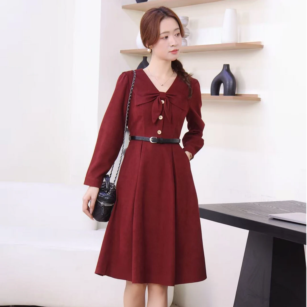 【芊朵 】2025新款秋季设计感蝴蝶结拼接复古减龄中长款显瘦连衣裙