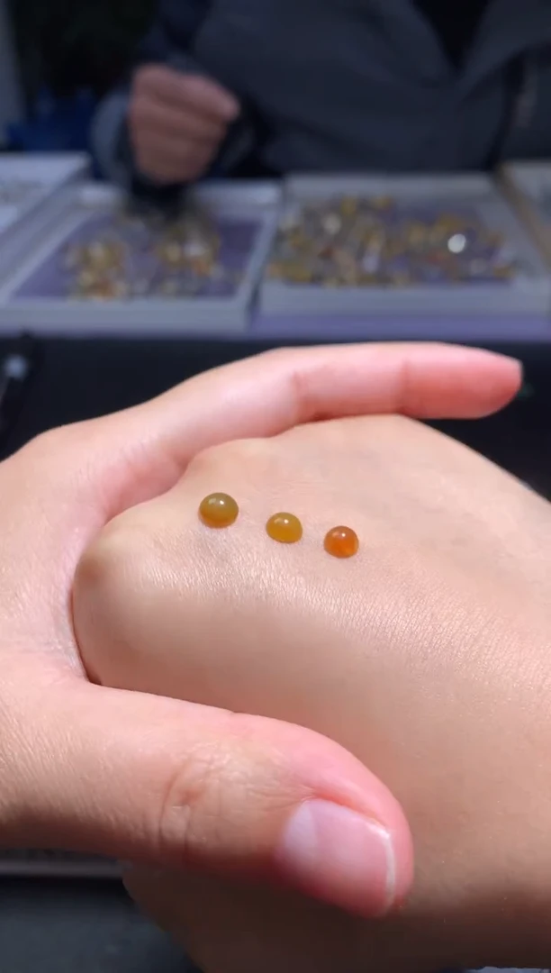 未镶嵌定制翡翠毛货