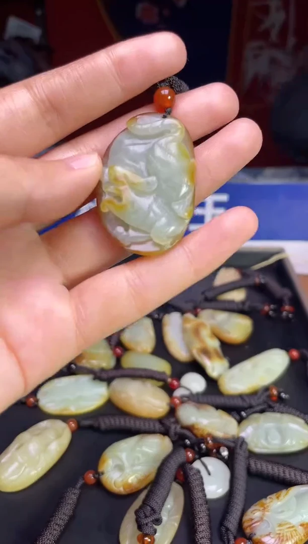 颈饰未镶嵌和田玉3