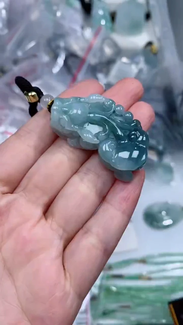 颈饰未镶嵌翡翠吊坠