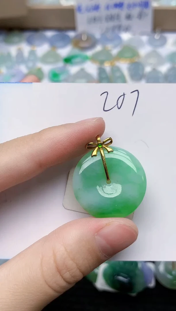 翡翠18K金镶嵌颈饰天然翡翠A货