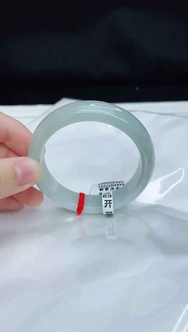 翡翠手镯未镶嵌天然缅甸A货翡翠正54