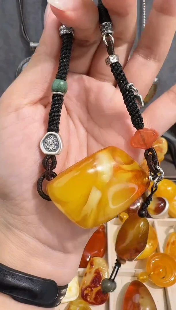 裸石琥珀未镶嵌喵*吉琥珀