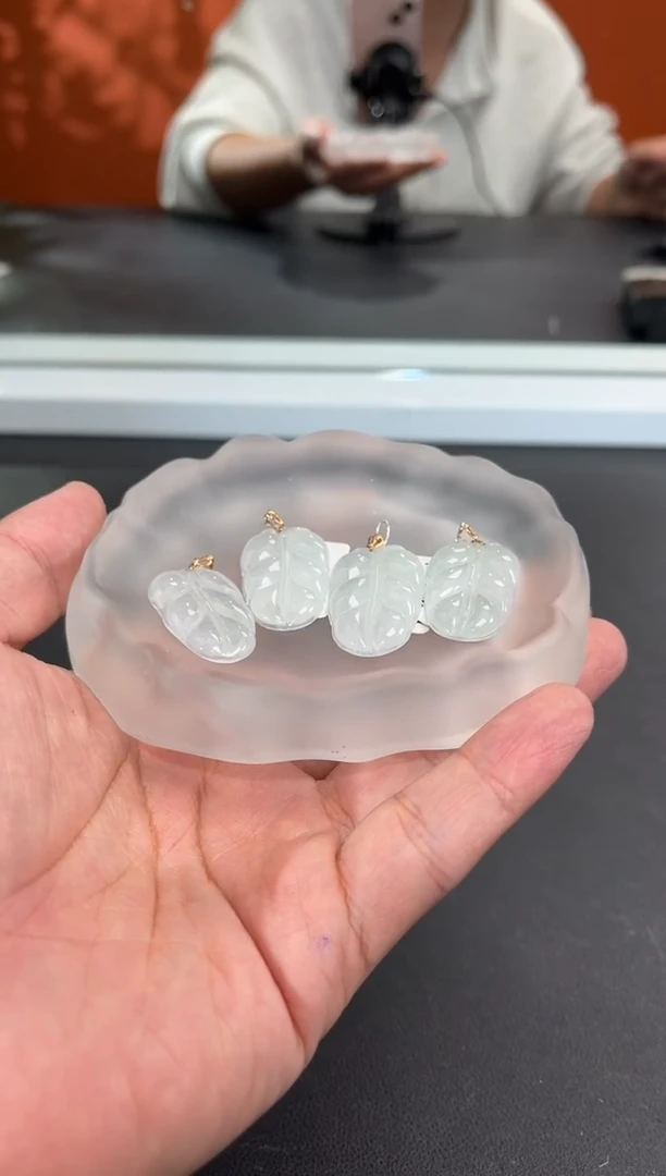 18K金镶嵌挂件翡翠多样性发一/93474