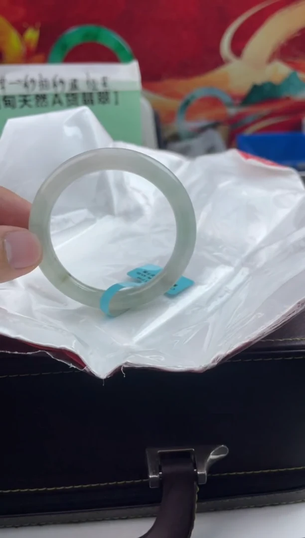 【闪购商品】翡翠手镯未镶嵌3翡翠手镯（微瑕）