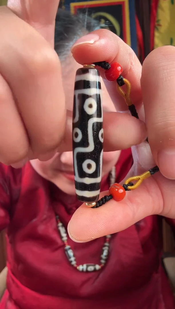 无非金属藏地黑白9眼古珠