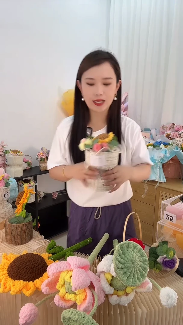 成品花束轻奢手工非遗毛线永生花创意礼物私人定制高端心意