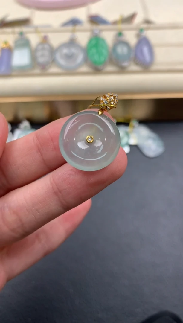 【闪购商品】翡翠颈饰18K金镶嵌A940