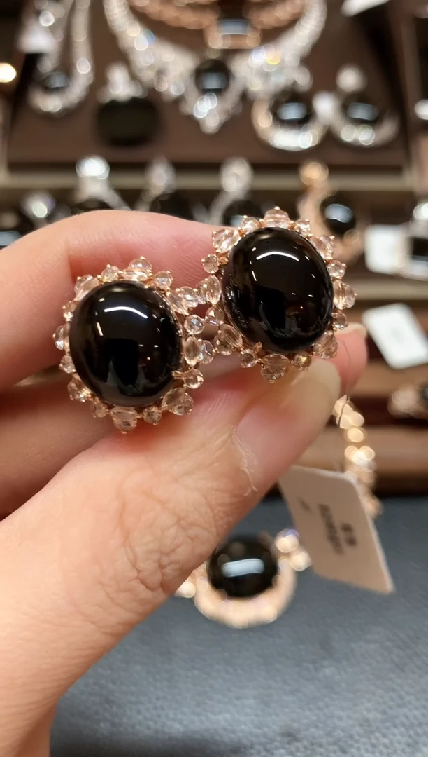 18K金镶嵌翡翠耳饰黑****号n292不退换