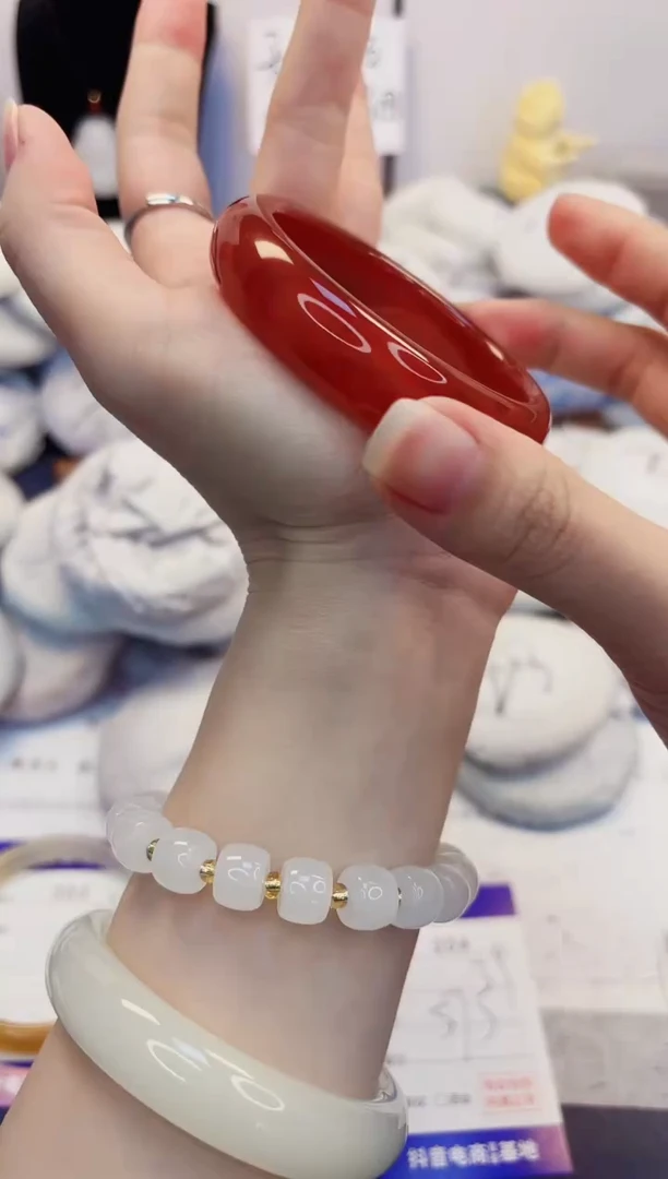 【闪购商品】石英质玉手镯未镶嵌354-玛瑙-圈口57