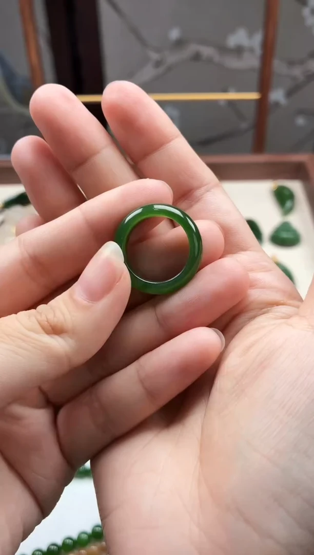 和田玉（碧玉）戒圈未镶嵌14号菠菜绿戒圈