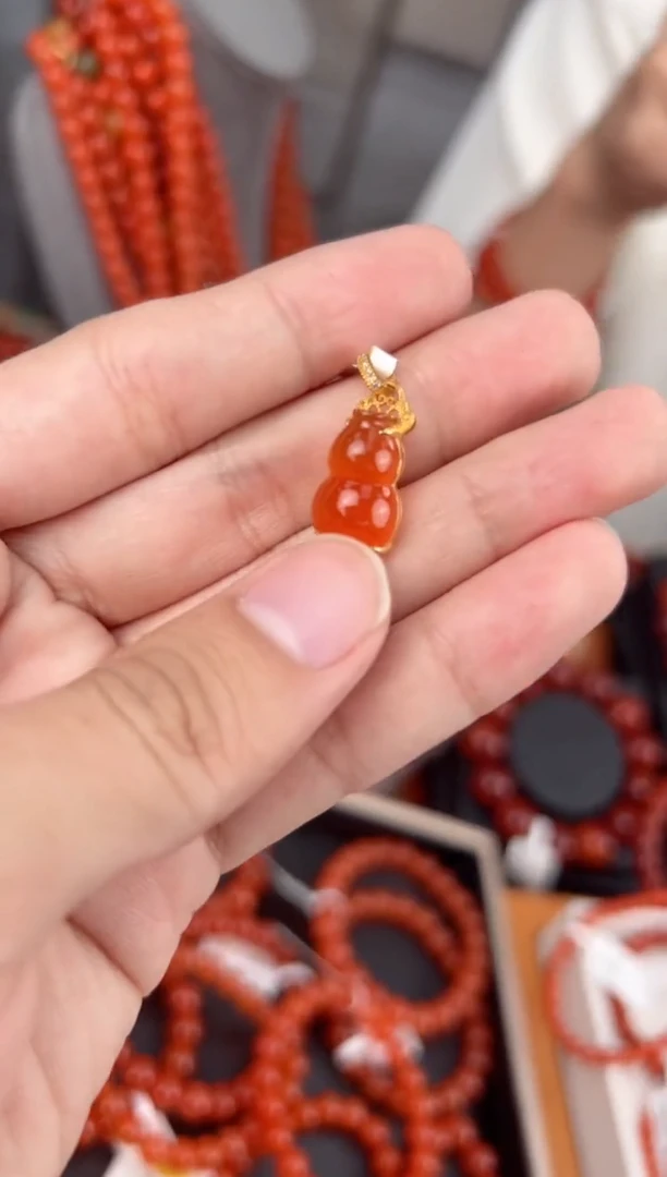 南红玛瑙吊坠18K金镶嵌@t07762@
