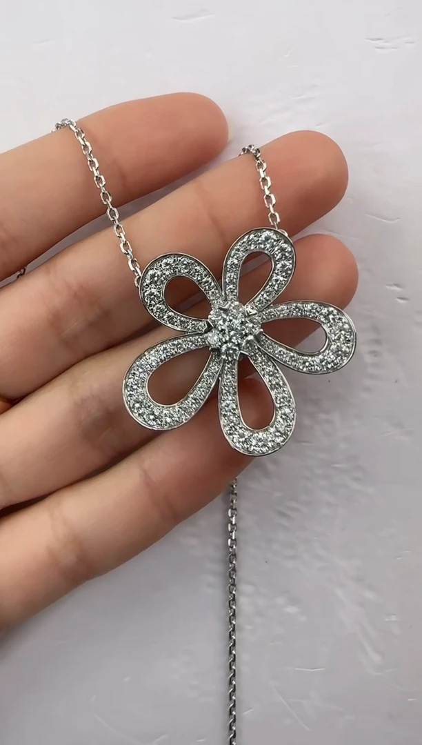 【闪购商品】实验室培育钻石项链铂Pt950镶嵌大花格桑花项链【12克】