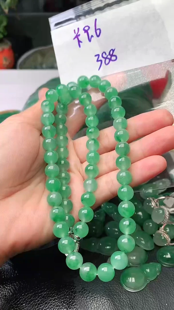 定制石英质玉（非洲翠）项链
