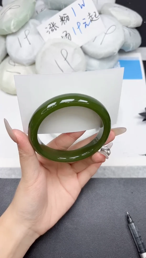 未镶嵌手镯石英质玉196-62