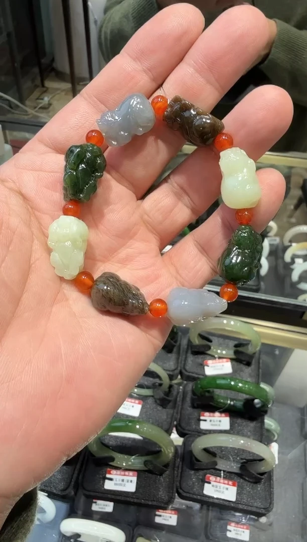 未镶嵌手链和田玉多样性发一