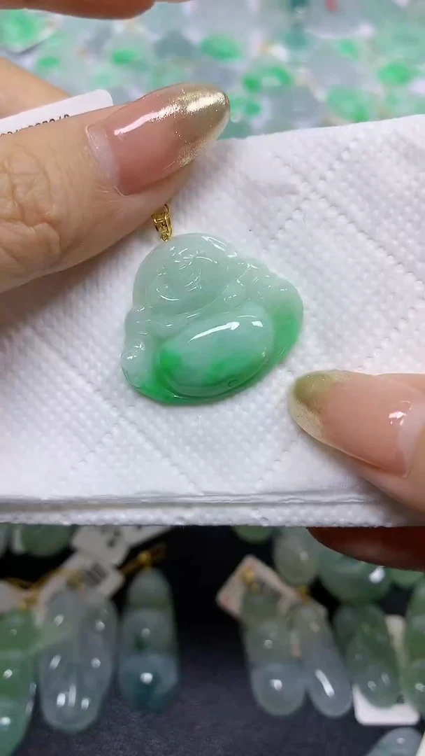 颈饰18K金镶嵌翡翠A货