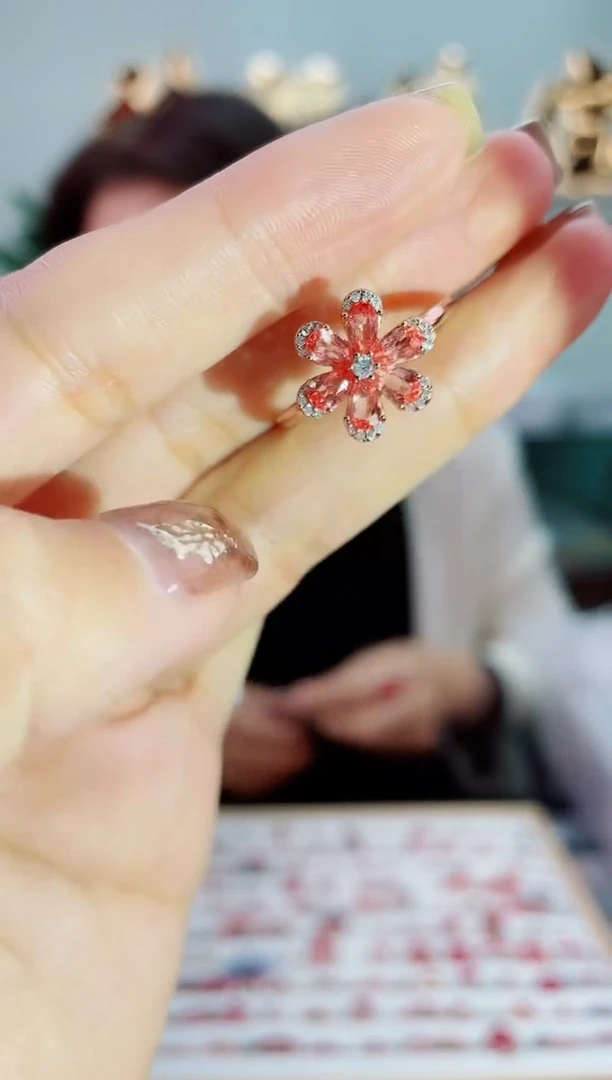 银S925镶嵌戒指托帕石无证书