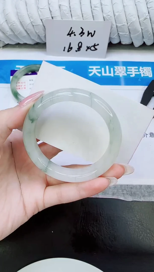 未镶嵌手镯石英质玉277/52