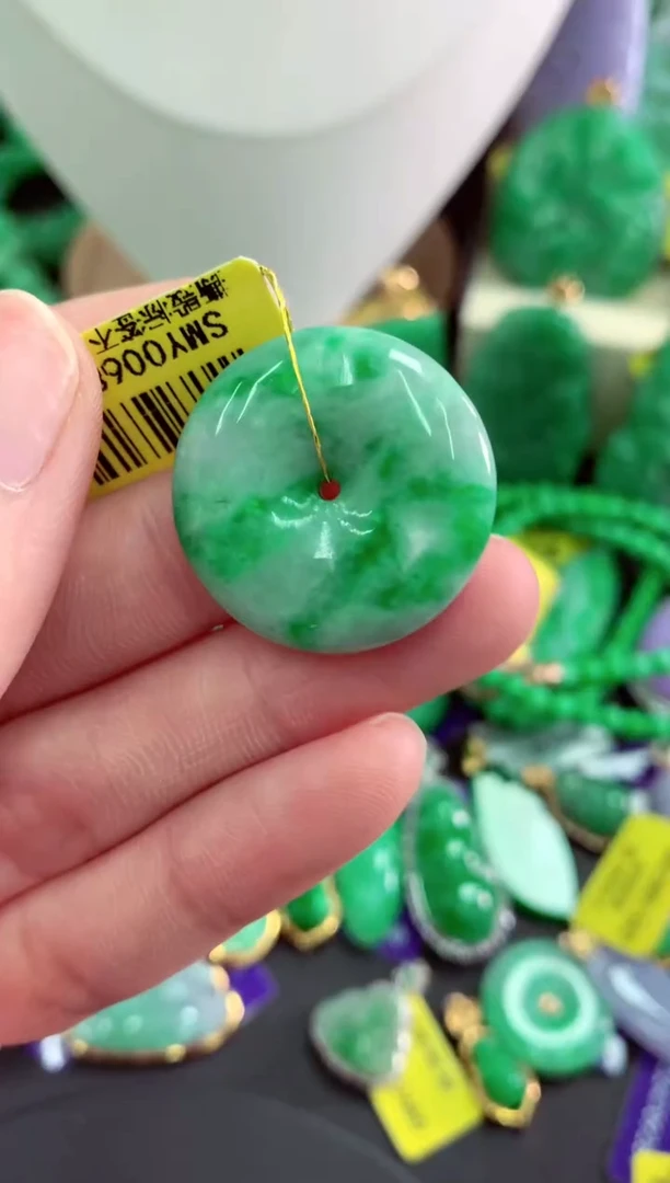 吊坠(不含链)未镶嵌翡翠天然缅甸翡翠A货
