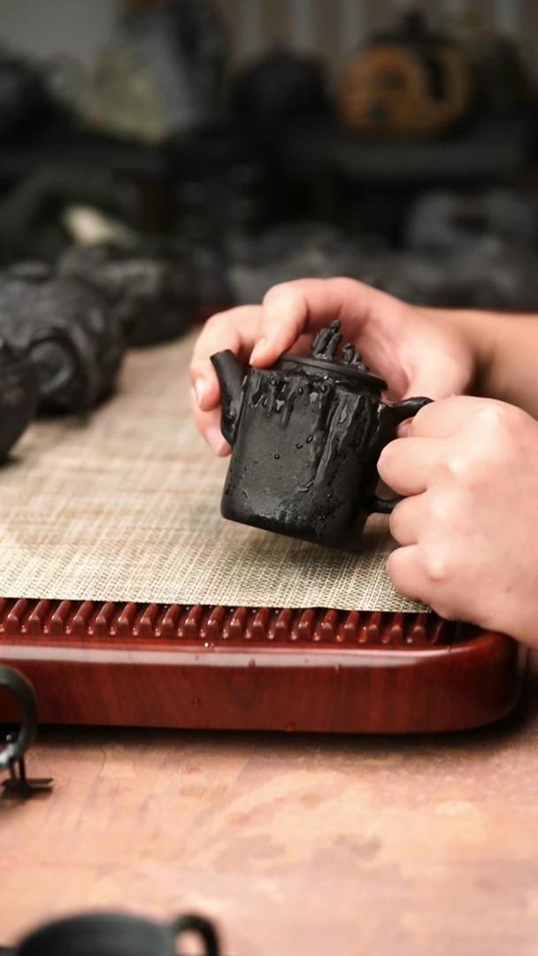 归玉堂冰碛岩重工雕刻观山壶200cc