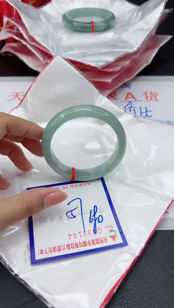 翡翠手镯未镶嵌1111111111111