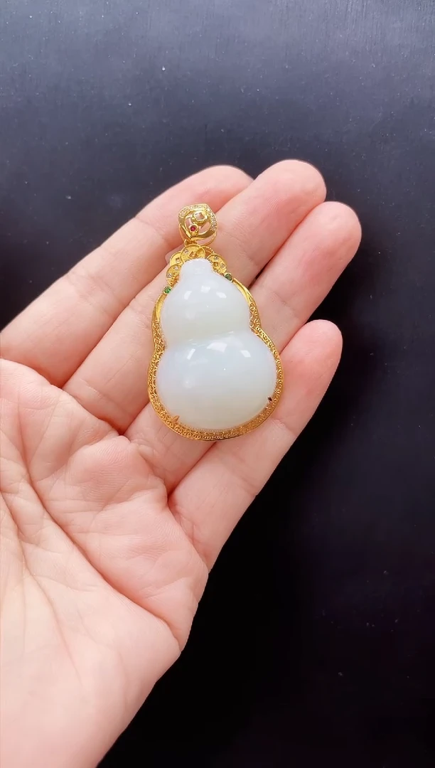 和田玉18K金镶嵌吊坠(赠链)闫*二多样性发一