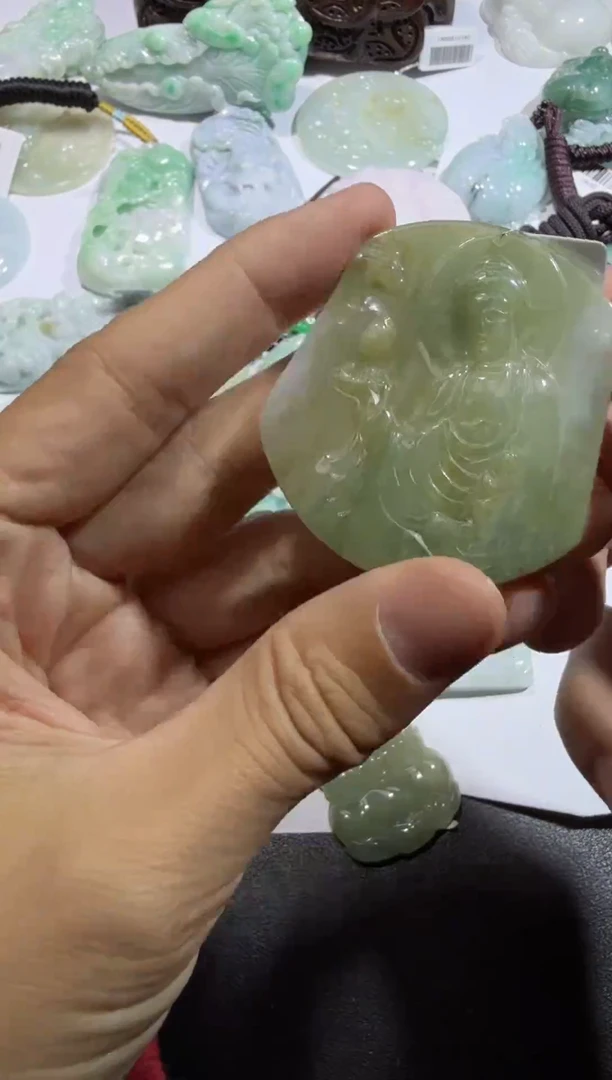 【闪购商品】翡翠颈饰未镶嵌00010721