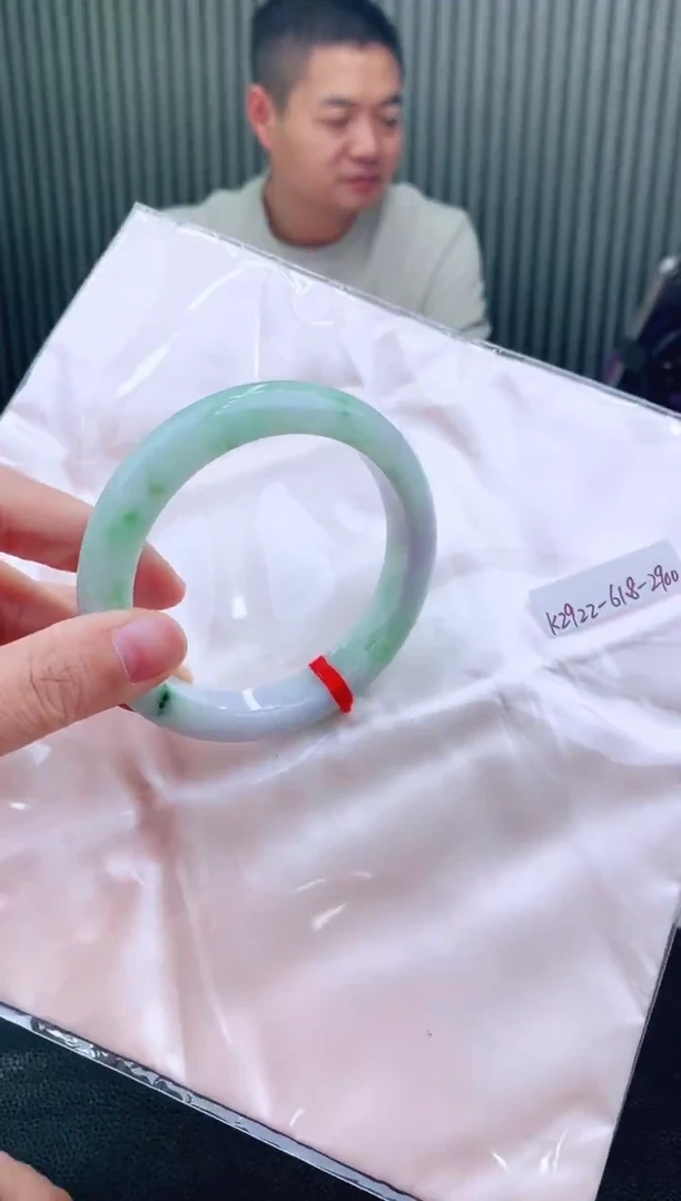 未镶嵌手镯翡翠61+