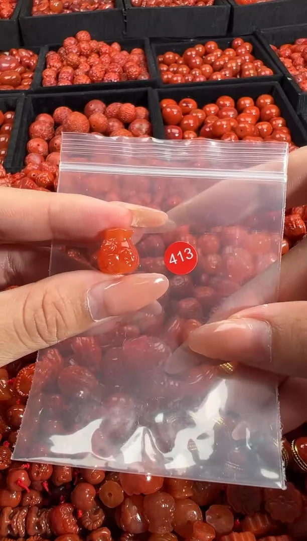 南红玛瑙未镶嵌颈饰1