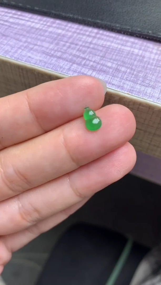 未镶嵌定制翡翠毛货