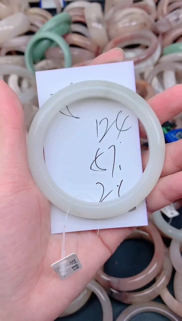 未镶嵌手镯石英质玉124