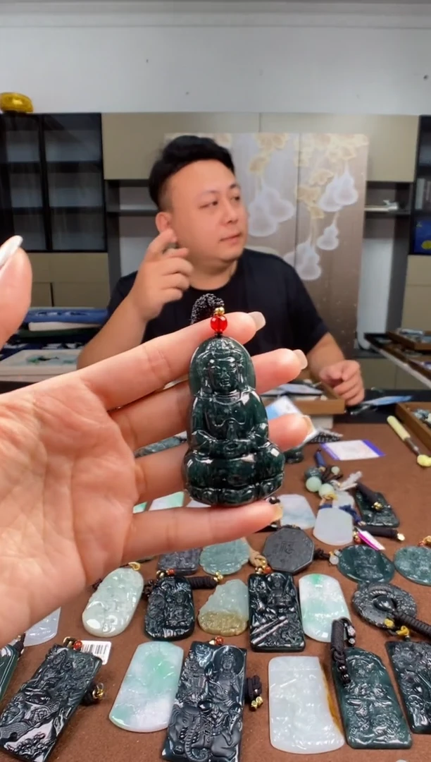 颈饰未镶嵌翡翠多样性发其一