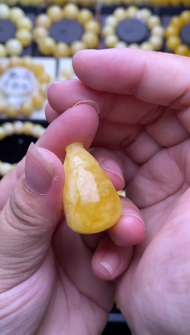 未镶嵌琥珀裸石大小姐珠宝M62