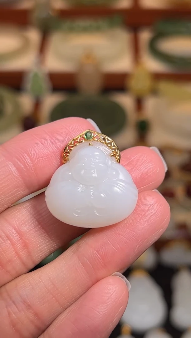 18K金镶嵌和田玉挂件福利